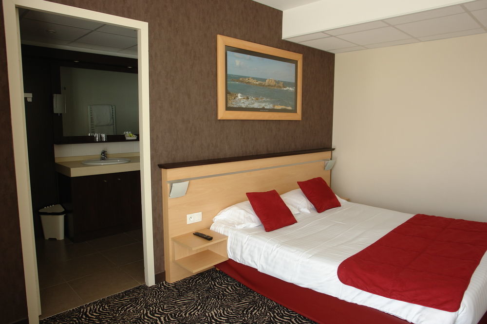 Best Western Cote Des Sables Plouescat Esterno foto
